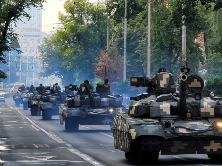 Óriási kiborulás várhat Zelenszkijre, az USA visszafogja az ukrajnai fegyverszállításokat