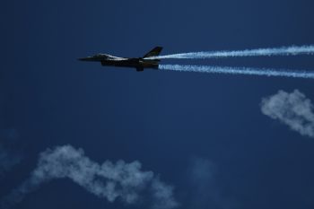 Súlyosbodik a helyzet, brit vadászgépek tartanak a Közel-Keletre Irán miatt