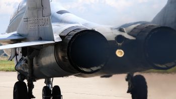 Irán rövidesen megindíthatja a támadást az amerikai erők ellen, Trump pokoli válaszcsapást ígér