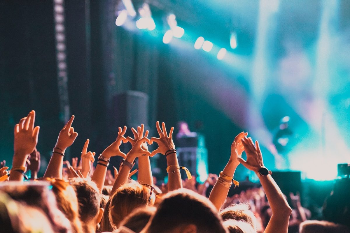 145 embert szúrtak meg tűvel egy franciaországi utcai fesztiválon