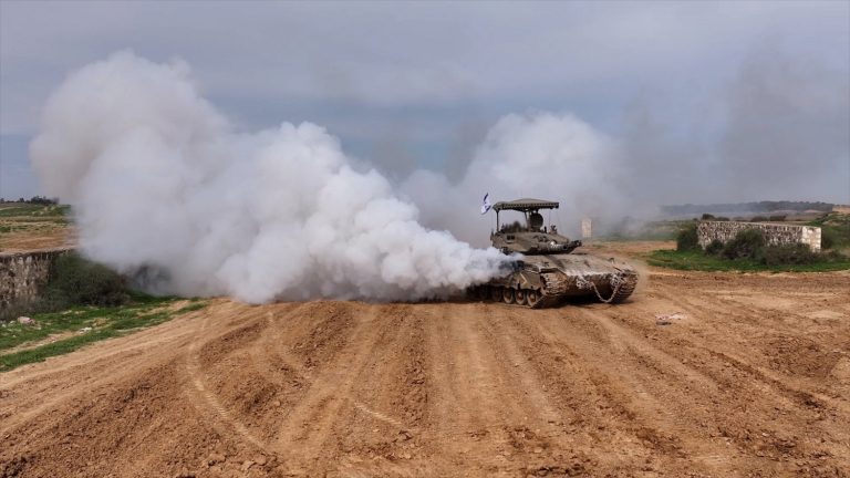 Káosz Iránban, már az iráni vezetés is menekül