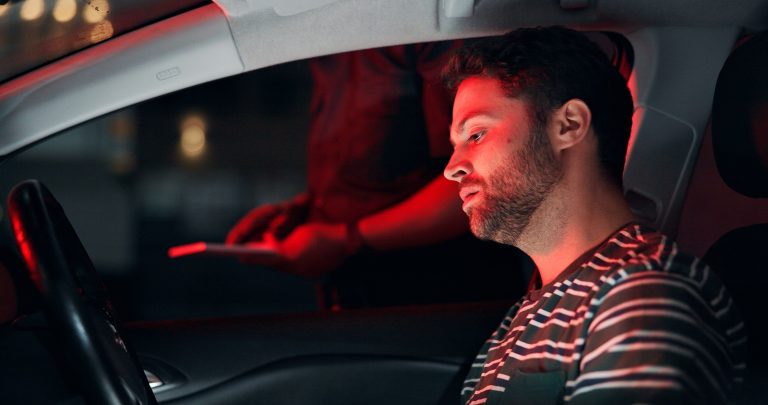 Trükköznek a magyar gyorshajtók, alig fizetik ki a bírságokat