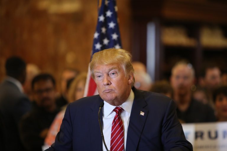 „Apa hazatért” – videóval reagált a Fehér Ház Trump NATO-szereplésére és Rutte mémmé vált megjegyzésére