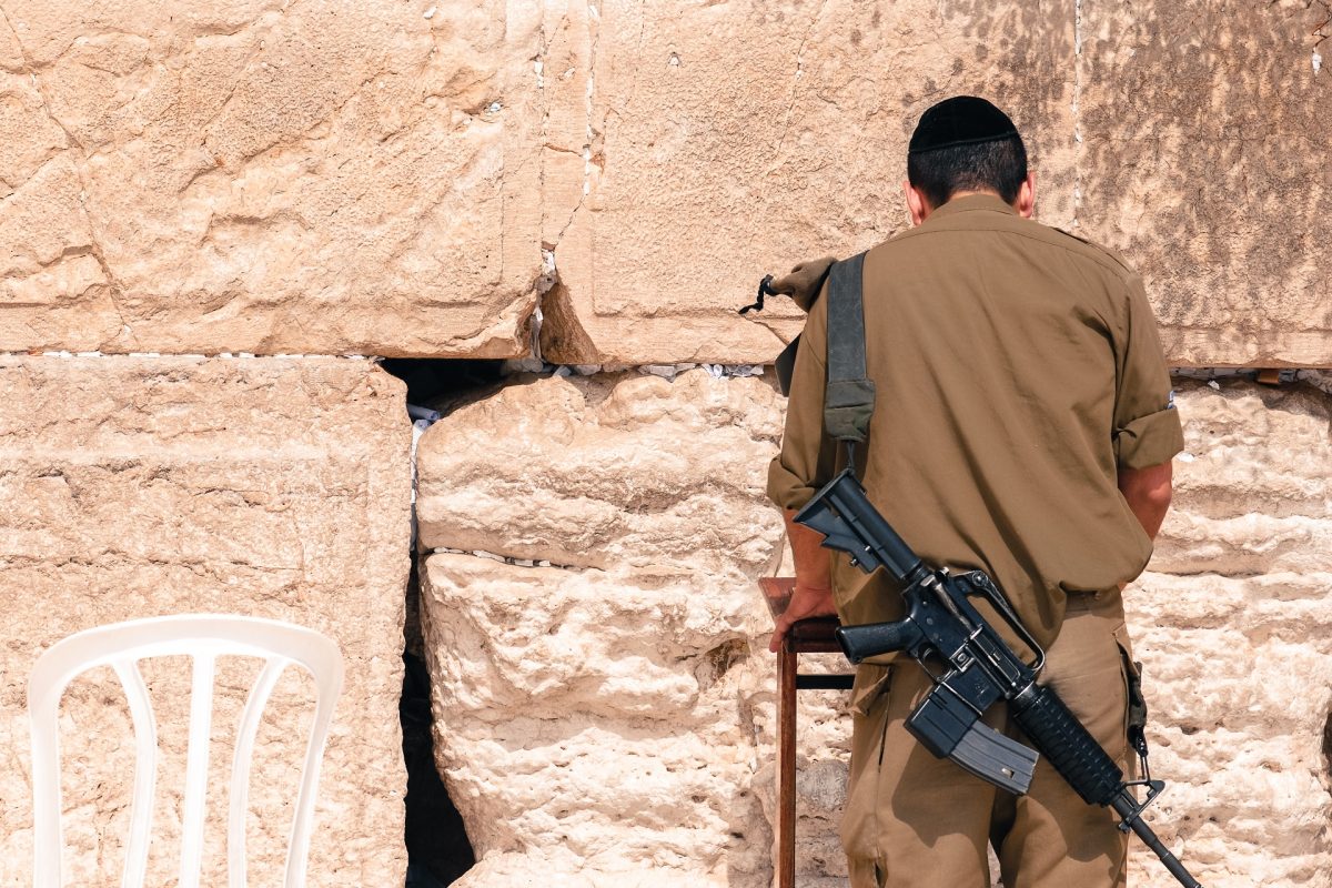 Semmiféle tűzszünetről nincs szó, Irán újabb rakétákat lőttek ki Izraelre