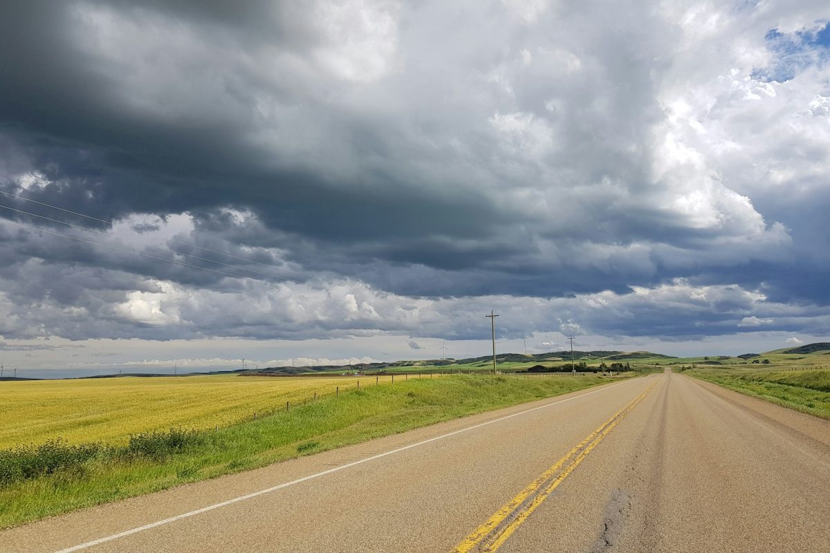 Ideje óvatosnak lennünk, hőségzáró hidegfrontra figyelmeztetnek