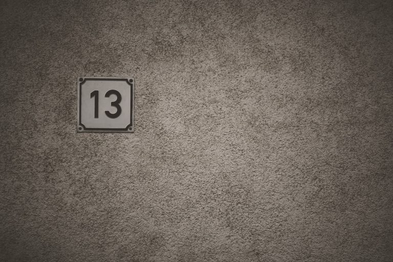 Péntek 13-a és a 13-as szám: szerencsét vagy balszerencsét hoz?