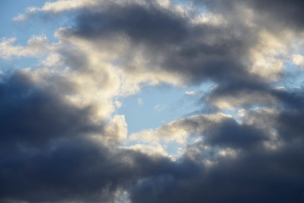 Meleg lesz szerdán, de pezsgőt azért ne bontsunk