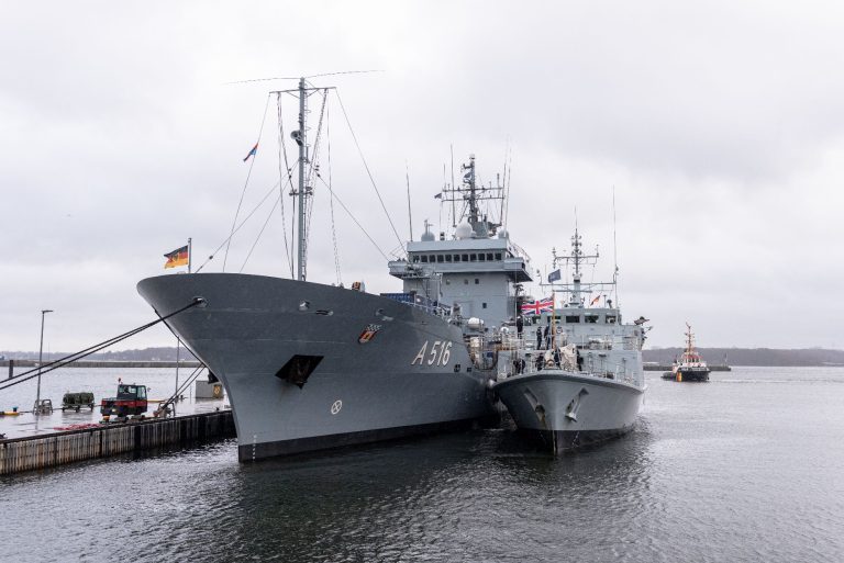 Putyin bizalmasa szerint a NATO egyre fenyegetőbben lép fel az orosz partok közelében