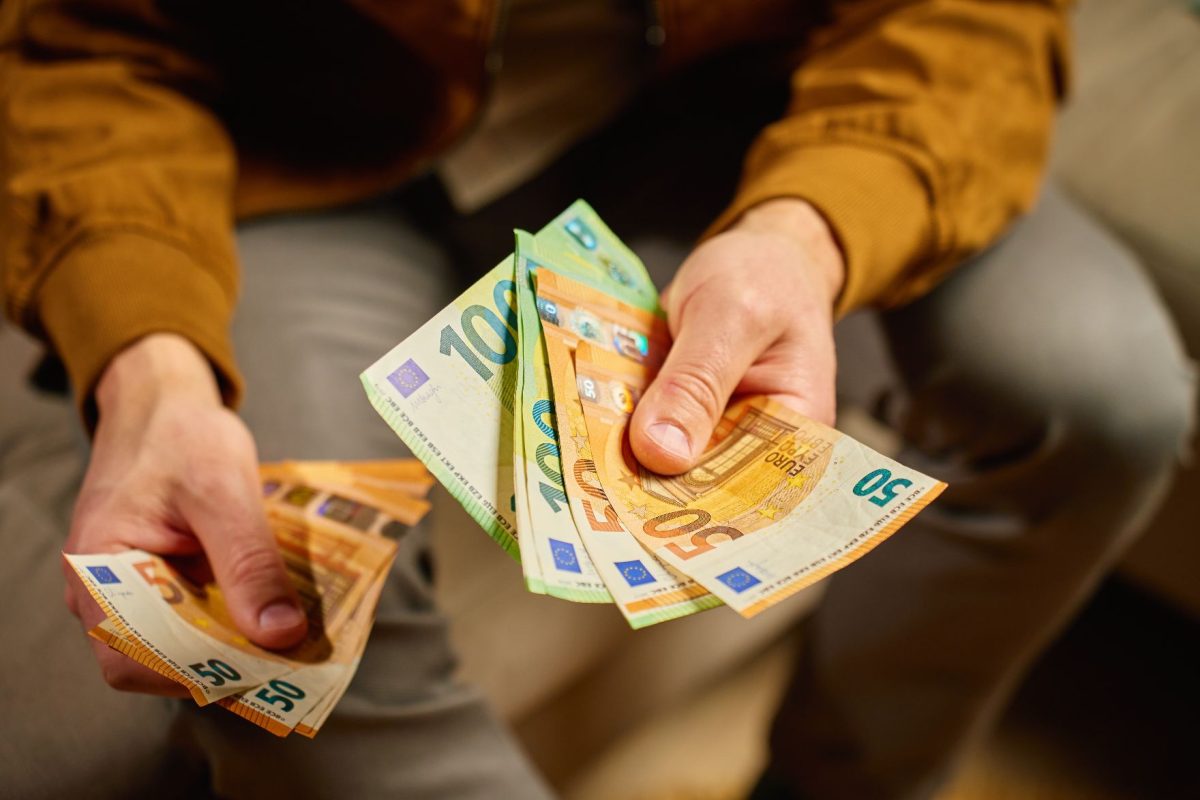 Megpróbálta megvesztegetni a budapesti reptér dolgozóit, elítélték az izraeli férfit