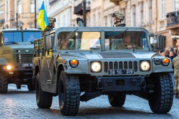 Fegyverstop Ukrajnának, Trump újraírja az amerikai prioritásokat