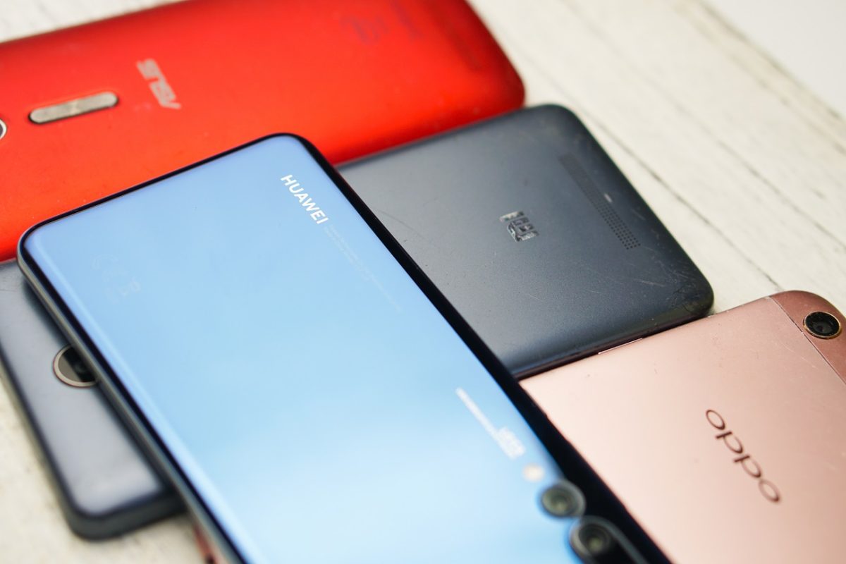 Vízállóság és hűtőventilátor egy okostelefonban – bemutatkozott az OPPO K13 Turbo széria