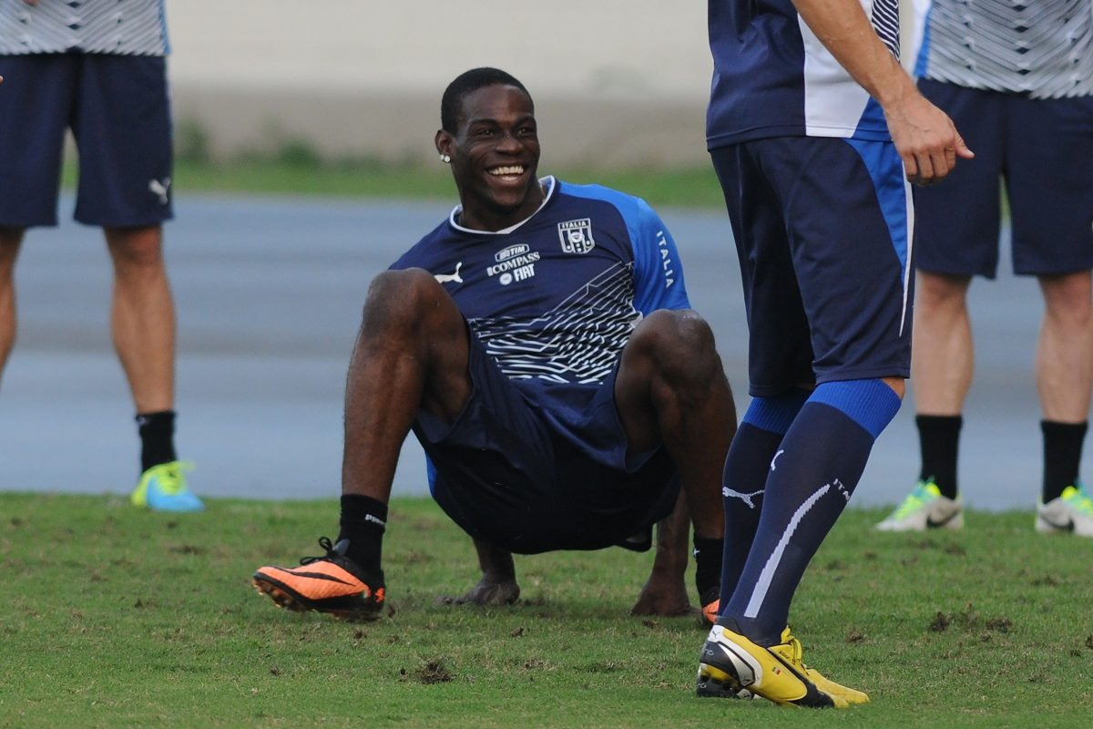 Aprópénzért futballozhat a balhés Mario Balotteli Spanyolországban