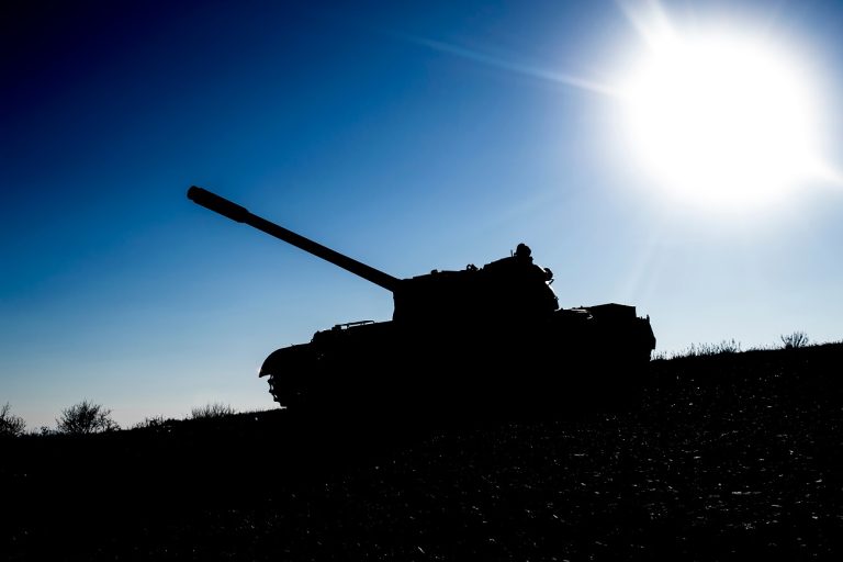 Putyinék cáfolják a NATO elleni támadási szándékot