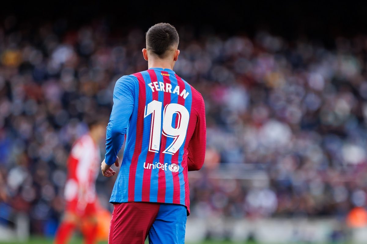 Történelmi ajánlat érkezett Ferran Torresért, a Barcelona hajlana az eladásra