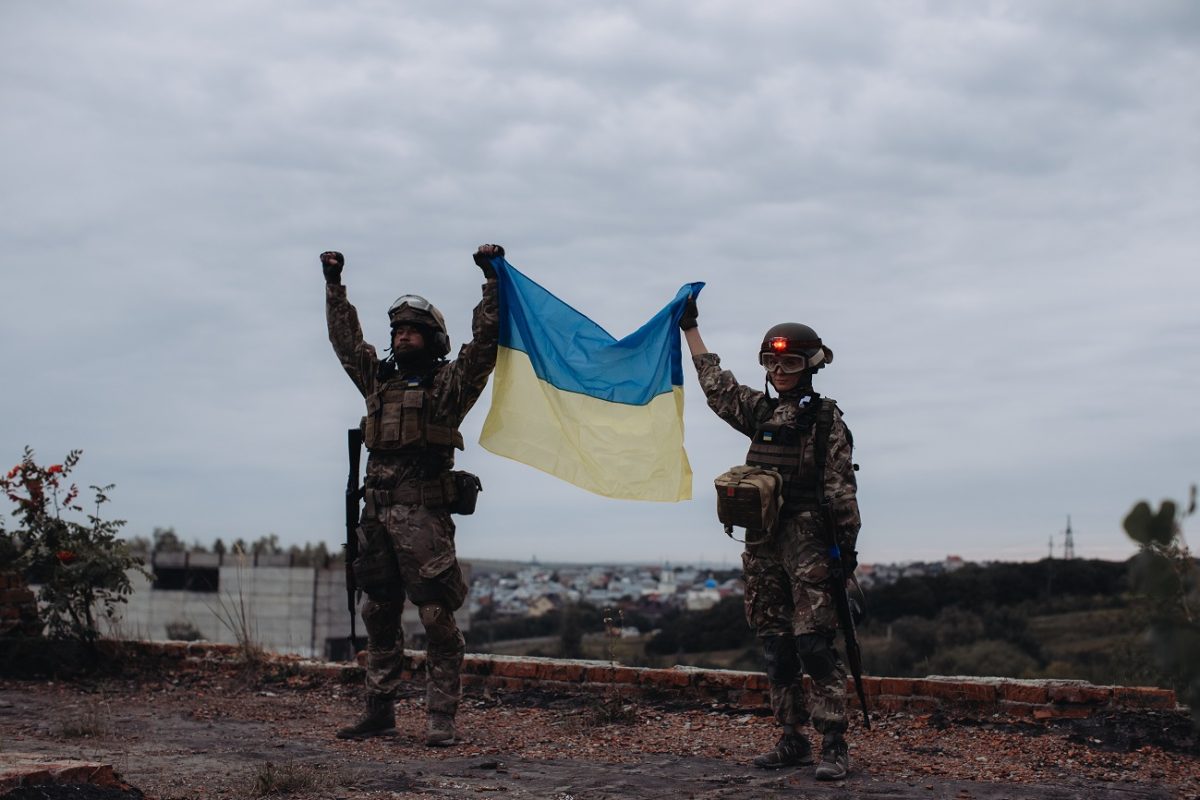 Újabb tömegek indultak meg Zelenszkij ellen Ukrajnában, egyre közelebb az elnök bukása