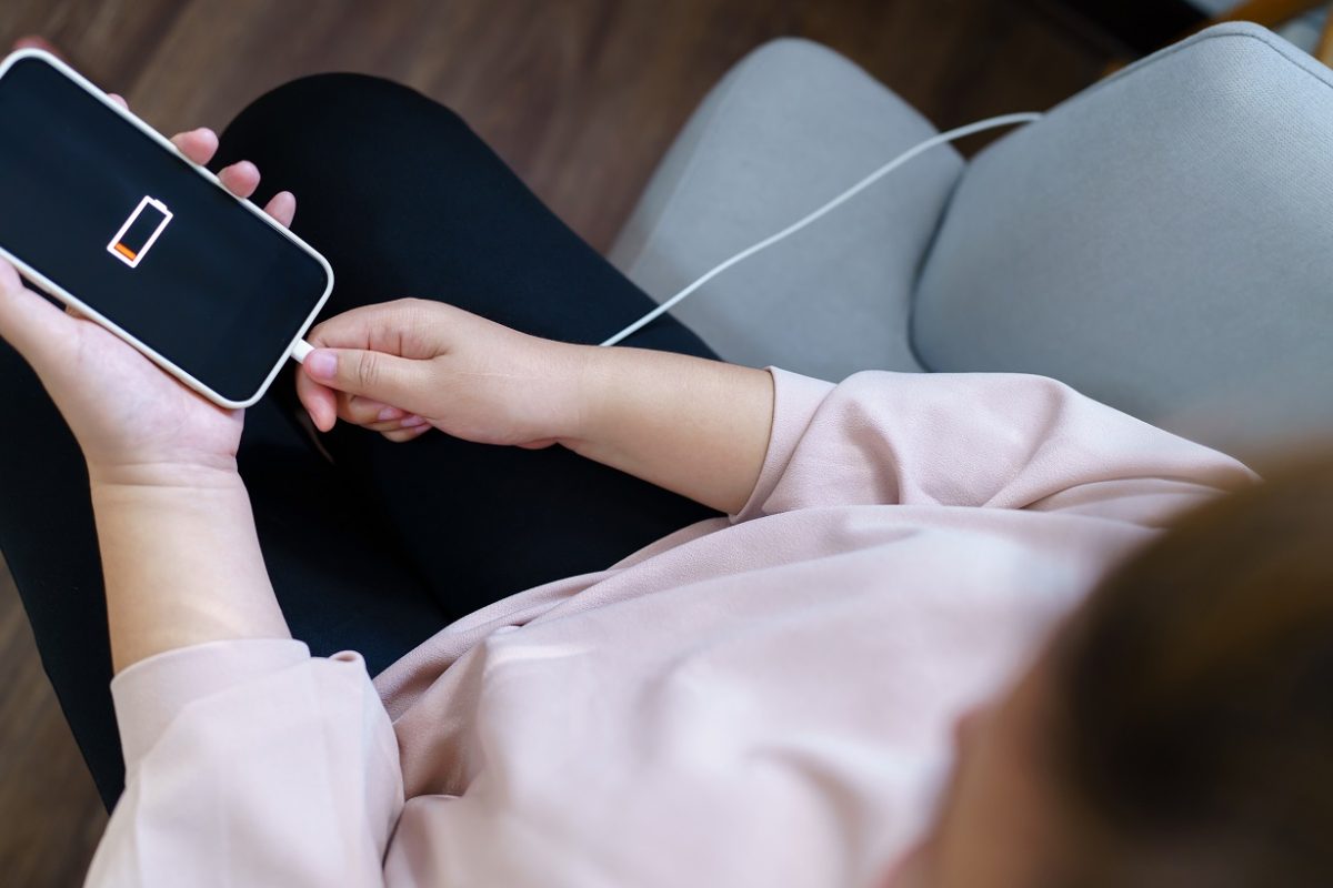 Miért ne javítsd meg soha saját kezűleg a töltődet?