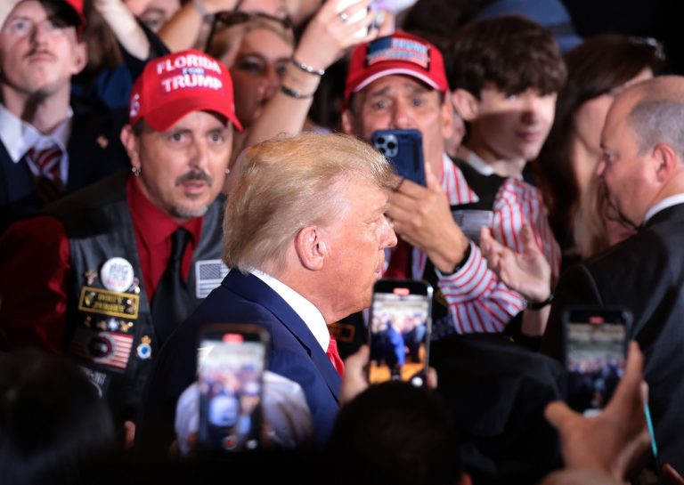 Donald Trump a golfpályáról üzent Brüsszelnek