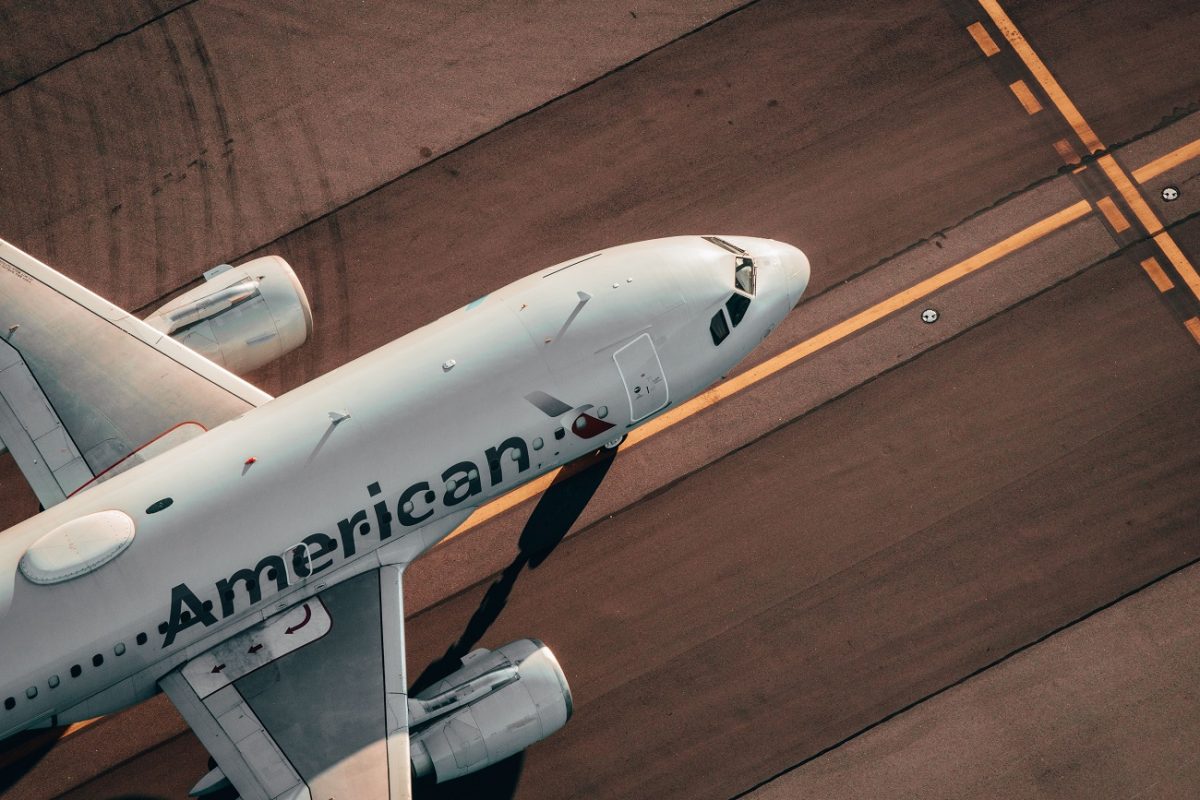 Gyerekekről készített felvételeket a repülőgép mosdójában egy légiutas-kísérő, 18,5 évet kapott érte