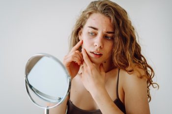 Forradalom a bőrgyógyászatban: mesterséges intelligencia segíti az arcbőr pigmentált elváltozásainak diagnózisát