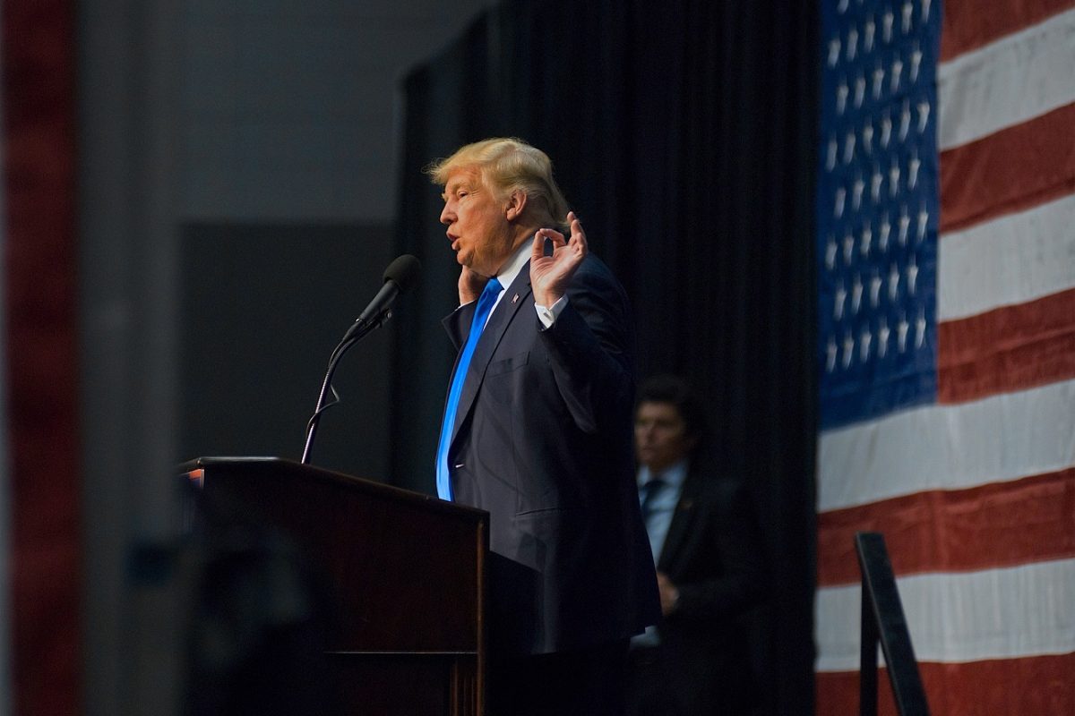 Trump csendben történelmet írt éjszaka, a valaha volt legnagyobb üzletet kötötte meg