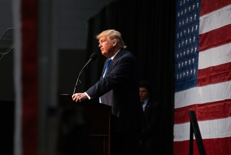 Moszkva figyelmeztet, Trump már nem tud csak úgy elsétálni