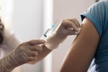 Forradalmi áttörés az AIDS elleni küzdelemben: hosszú hatású injekció érkezik Európába