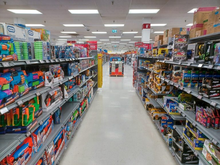 Tömeges késes támadás történt egy nagy amerikai áruházban, megérkezett az FBI