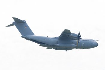 Kína azt mondja, nem támadta meg a németek katonai repülőgépét