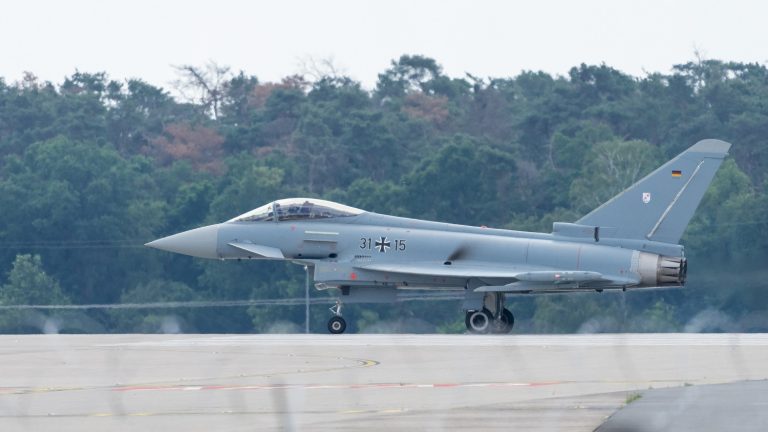 Monumentális fegyverkezésbe kezd Németország