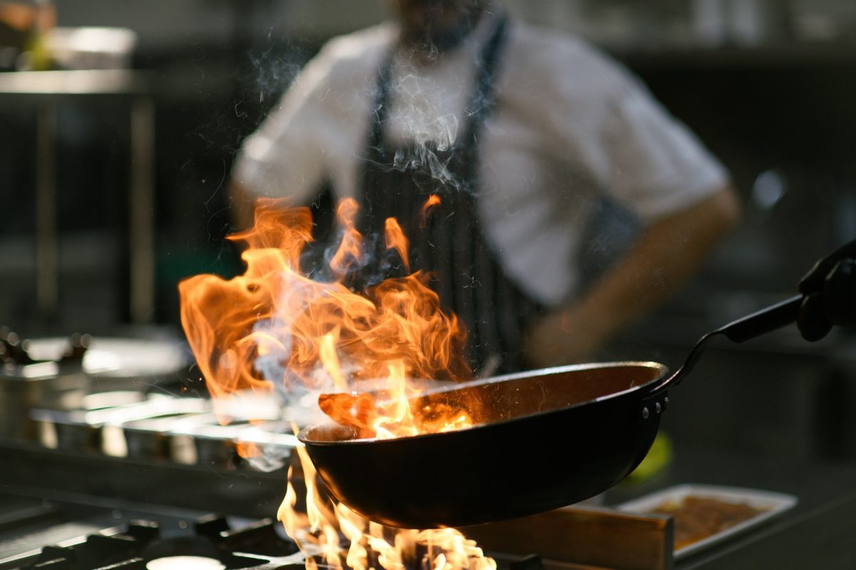 Mesterséges intelligencia vezeti egy új dubaji étterem konyháját