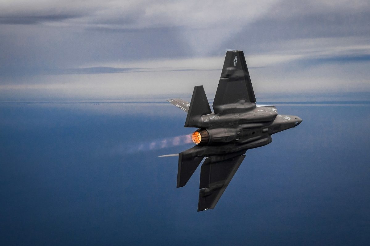 Lezuhant az USA félelmetes vadászgépe, egy F-35-ös