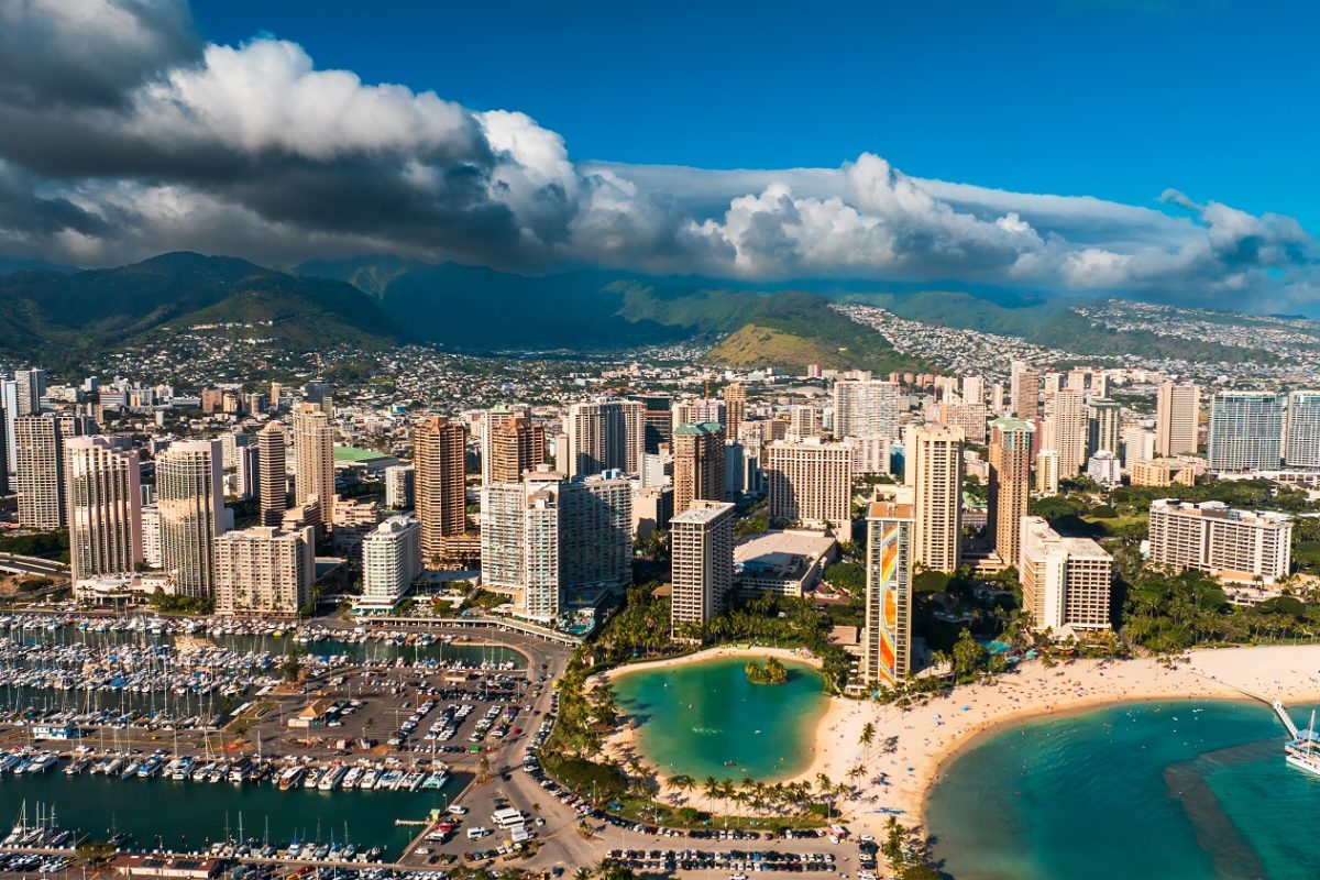 Pánik tört ki a monumentális erejű oroszországi földrengés miatt, Hawaiin is menekülnek az emberek