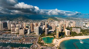 Pánik tört ki a monumentális erejű oroszországi földrengés miatt, Hawaiin is menekülnek az emberek