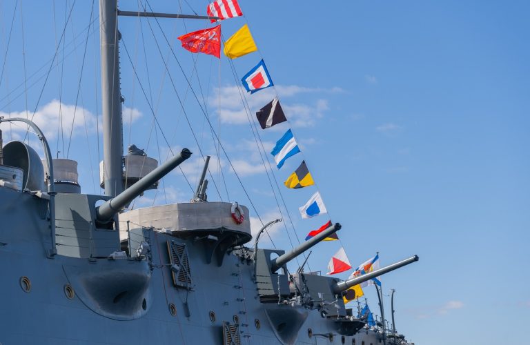 Putyin egy bármilyen fenyegetésre reagálni képes orosz haditengerészetet akar