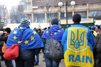 Az USA ukrajnai támogatásának leállítását és Zelenszkij eltávolítását követelik a botrány után