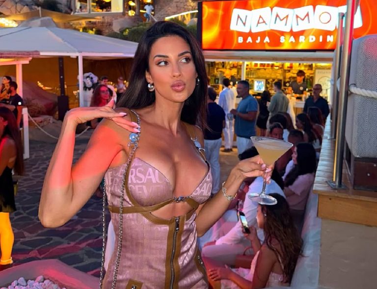 Bikiniben is tarol a világ legvonzóbb riporternőjének tartott Eleonora Incardona