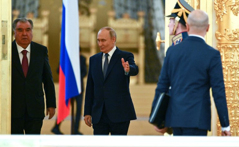 Moszkva is biztonsági garanciákat akar, hogy ne támadhassák meg őket