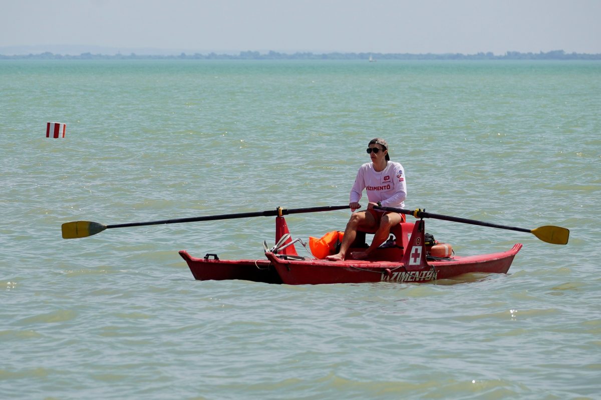 Tragédia történt a Balaton közepén