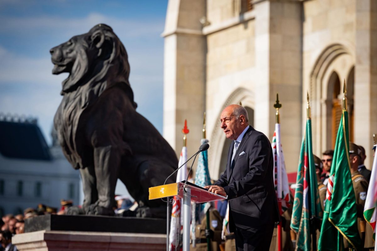 Farkas Bertalan és Kapu Tibor történelmi kitüntetést kapott a magyar államtól