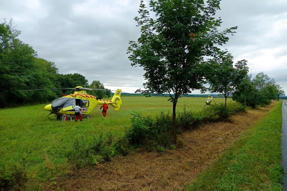 Olyan súlyos autóbaleset történt vasárnap délután, hogy két mentőhelikoptert is küldtek