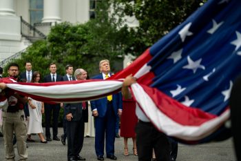 Itt az újabb nagy fordulat – Trump magával viheti Putyin elé Zelenszkijt