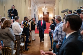 Egészen váratlan helyszínen találkozik Trump és Putyin jövő héten