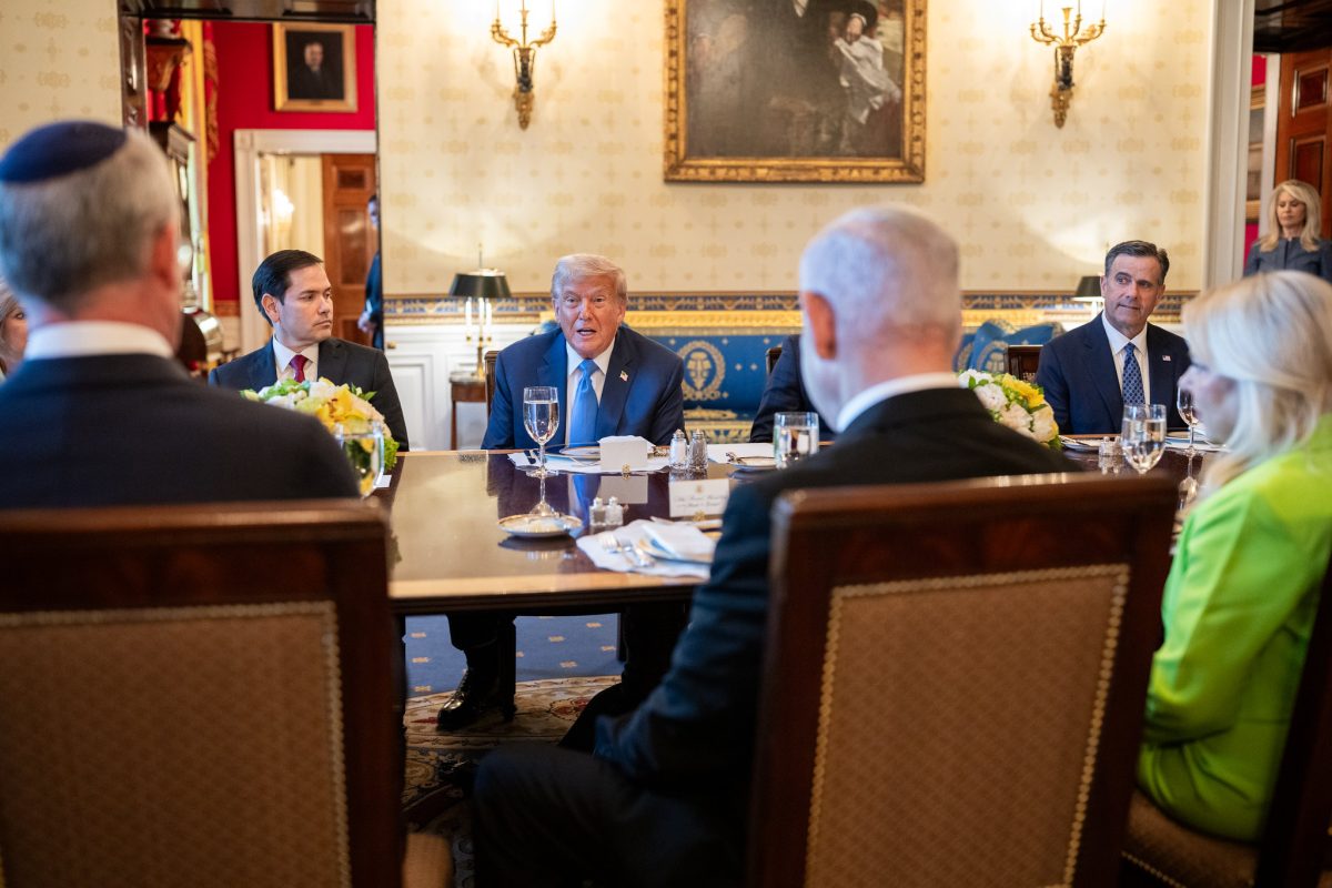 Tömegek vonultak utcára Donald Trump miatt szombaton