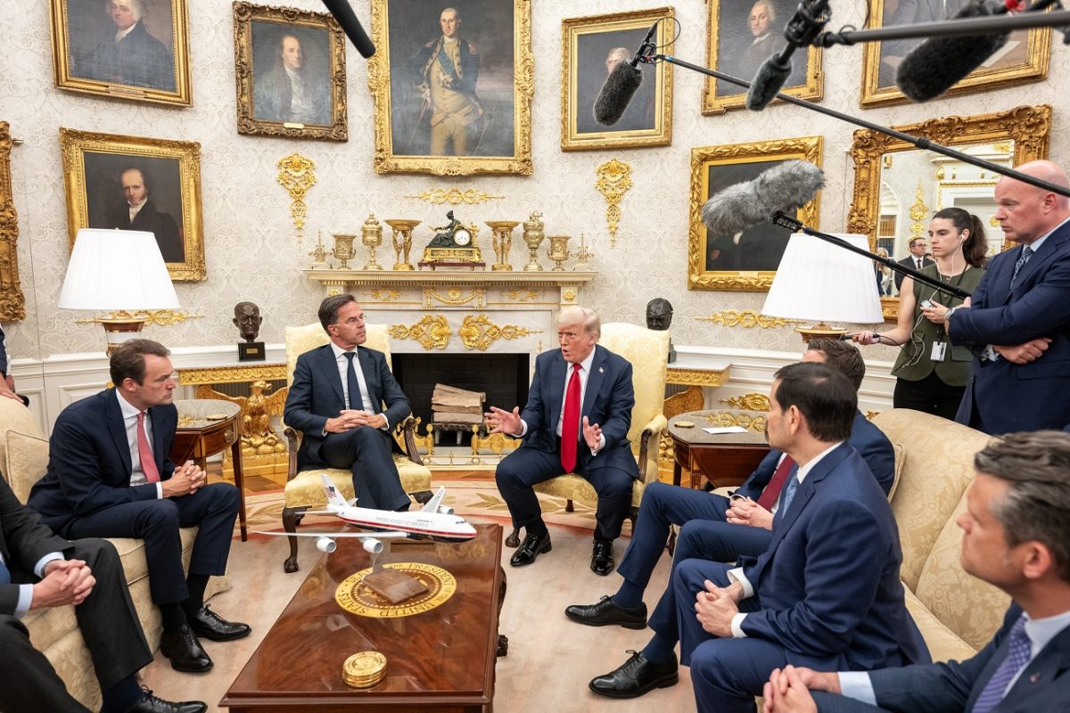 Donald Trump megfenyegette az egyik legveszélyesebb országot, lebombázhatja őket