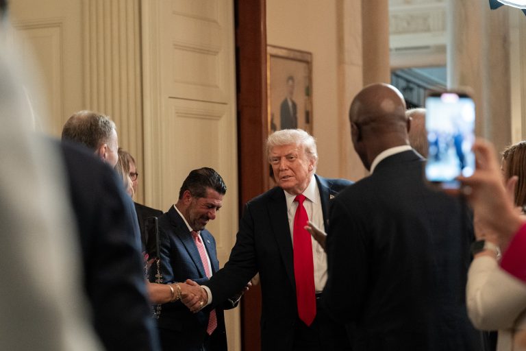 Ma kiderül, mekkora falat Trump számára Putyin