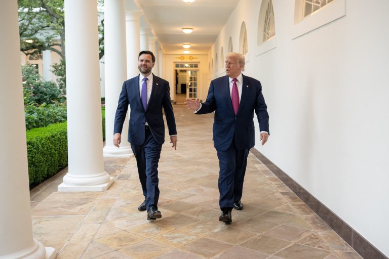 Példátlan, amit Trump tett Putyinnal