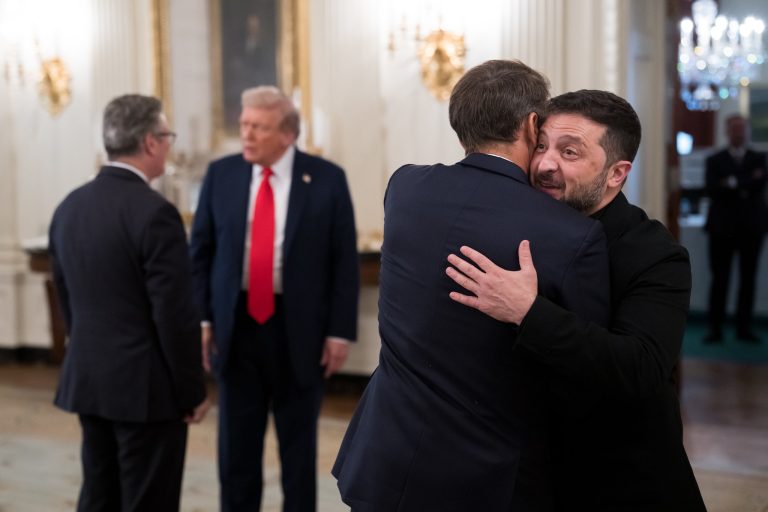 Zelenszkij kijelentette: az F-16-osok nem elegendőek Ukrajna légterének védelmére