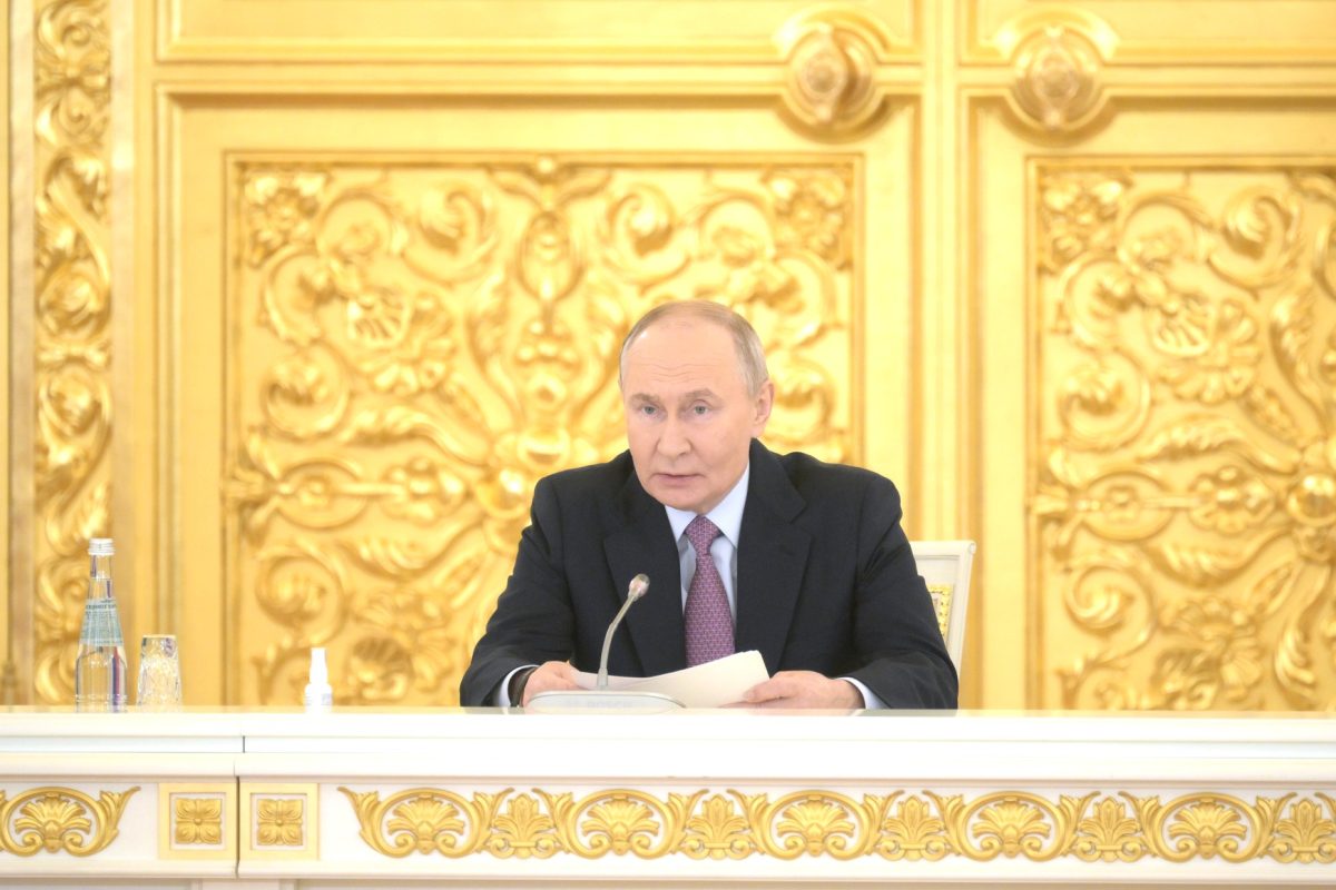 Már Putyin is megérkezett, 30 perccel Trump után landolt Alaszkában