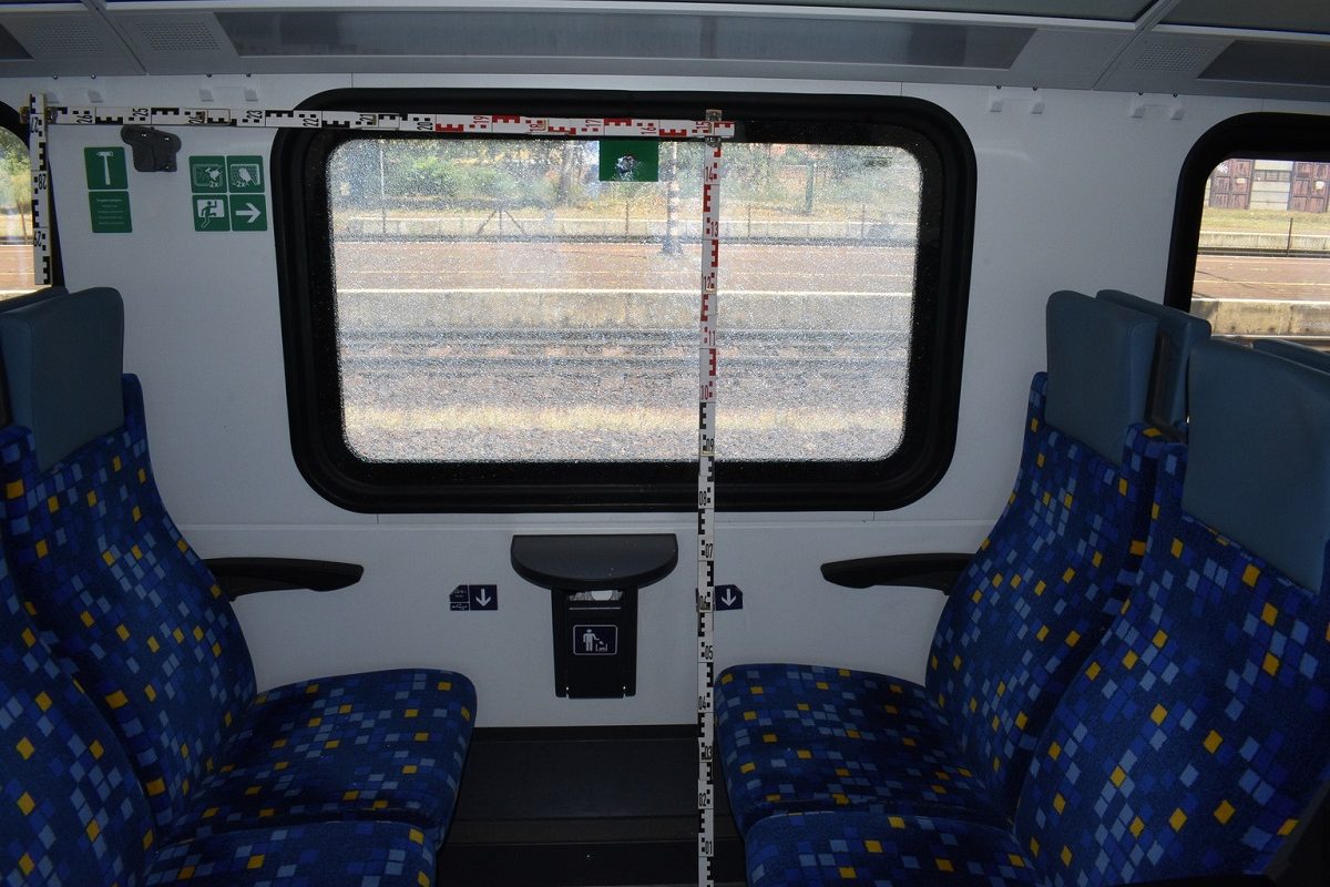 Dühöngő férfi a MÁV személyvonatán – hatalmas a kár mértéke