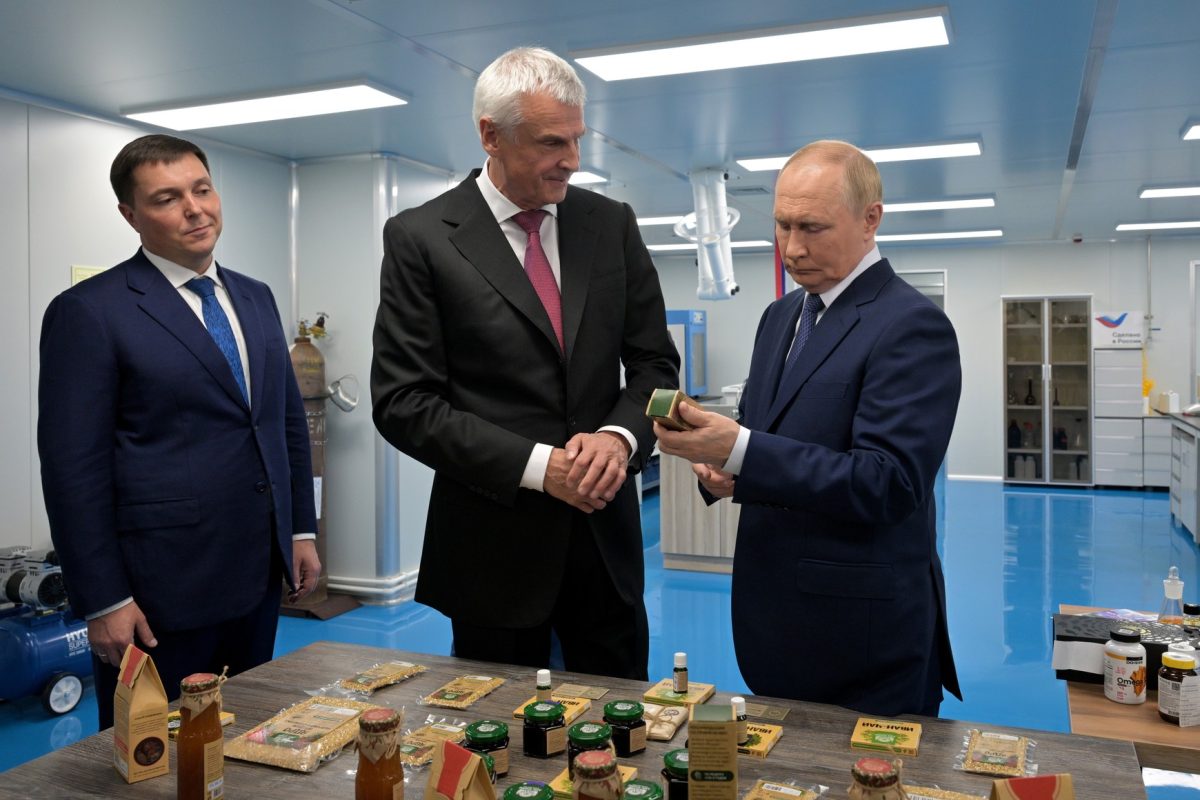 Putyin pezsgőt nyithatott hazafelé az orosz elnöki gépen